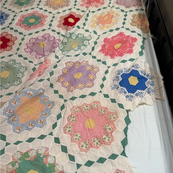 Vintage 75”x90” Grandmother’s Flower Garden Quilt Top Only Unfinished Handmade - Picture 4 of 8